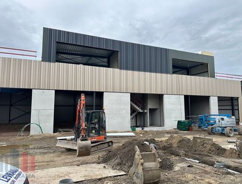                                         Bedrijfsgebouw te koop in Waregem, € 604.000
