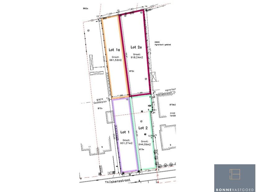 Op dit perceel bouwgrond, zonder bouwverplichting én vrij van aannemer, kunt uw eigen droomwoning laten ontwerpen.<br />
De ligging in “Woongebied met