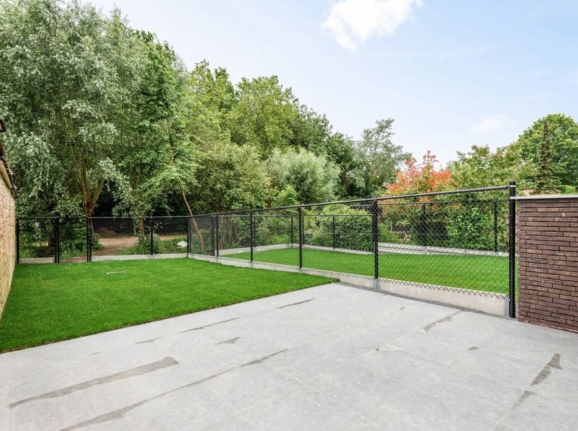 Instapklare woning met 4 slaapkamers en tuin in het centrum van Rumst <br />
Droomt u van een energiezuinige woning met veel licht, een eigen tuin en
