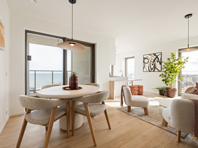 Appartement te koop in Troonstraat 188,
                    8400 Oostende