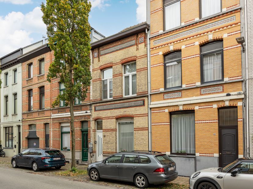 Huis te koop in Vredestraat 67,
                    2600 Berchem
