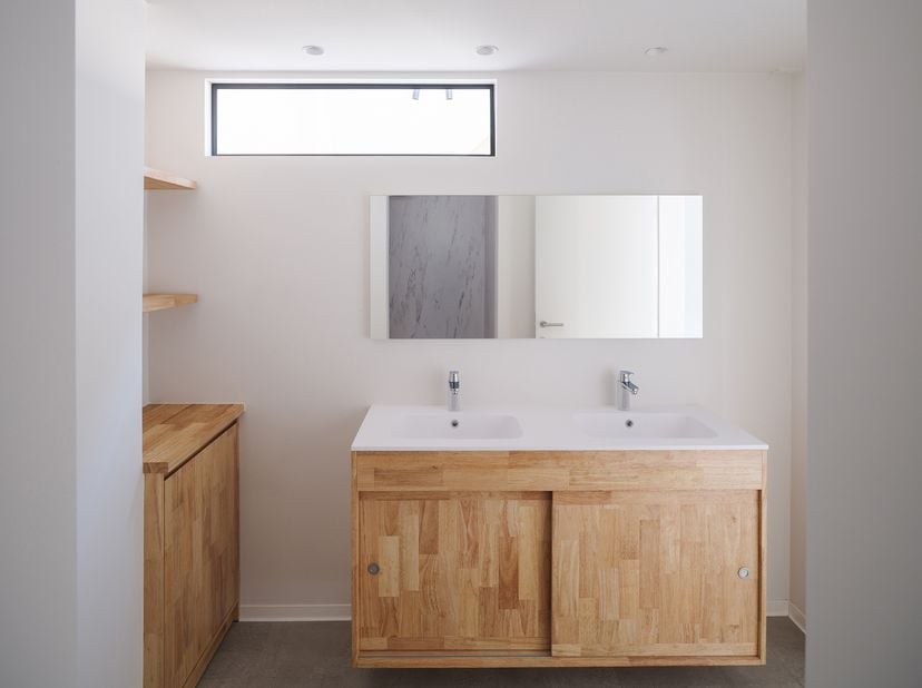 Een recent gerenoveerd, energiezuinig duplexappartement in een bijzonder kleinschalige residentie met slechts twee entiteiten. Dankzij het ontbreken v