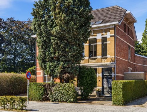                                         Maison de maître à vendre à Edegem, € 995.000
