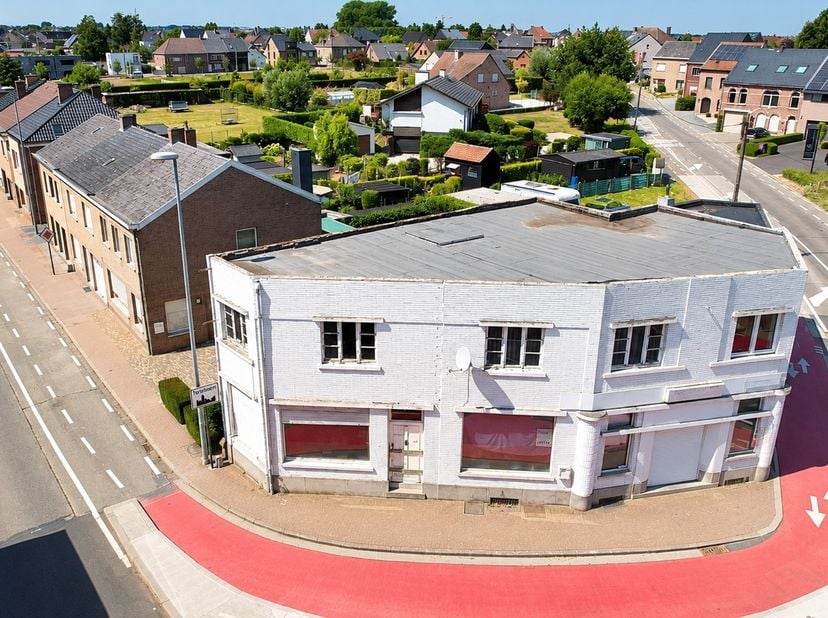 Huis te koop in Tweekerkenstraat 180-182,
                    9620 Zottegem