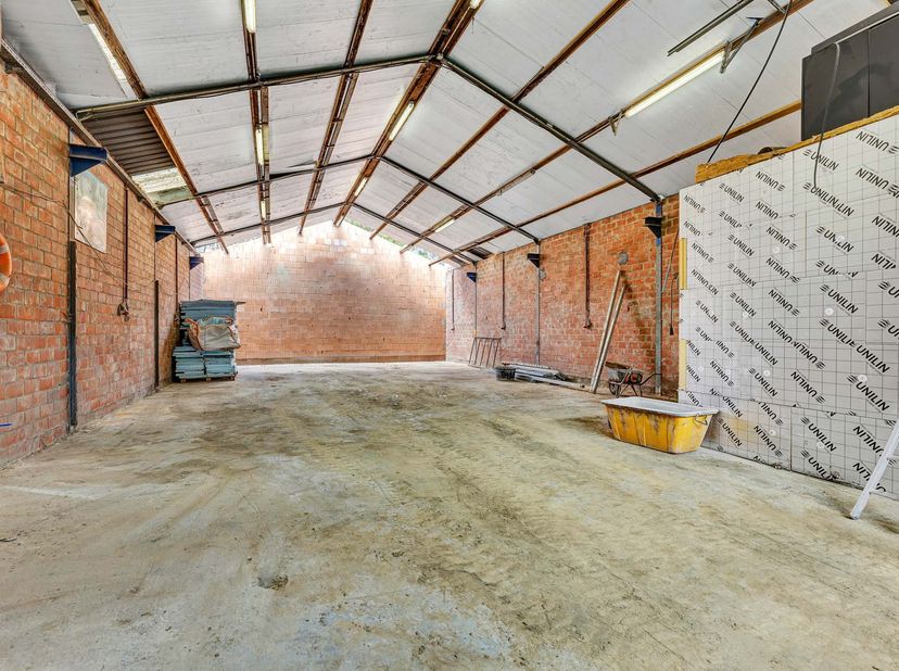 Bedrijfsvastgoed te koop in Zakstraat 4B,
                    9308 Hofstade