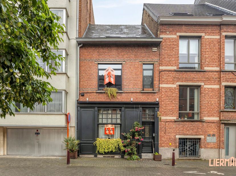 - Bezoeken ENKEL OP AFSPRAAK - 053 89 99 66 - info@immolierman.be<br />
Op een boogscheut van het bruisende centrum van Aalst vindt u deze unieke en k