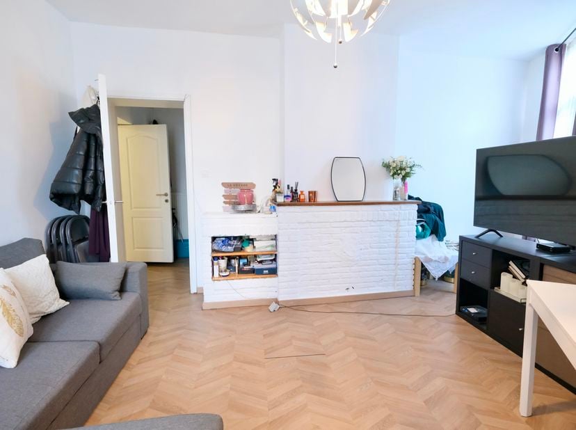 MOLENBEEK-SAINT-JEAN  REF : 7606718Nous vous proposons cette maison de commerce et de rapport, composée dun commerce au rez-de-chaussée, dun studio au