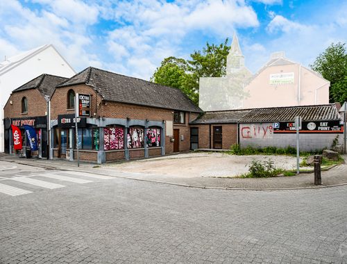                                         Usage mixte à vendre à Céroux-Mousty, € 650.000
