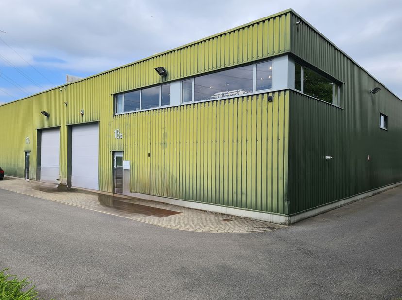 Bien professionnel à louer
                    à 2200 Herentals