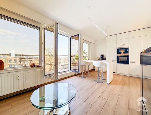                                        Penthouse te koop in Schaarbeek, € 325.000
