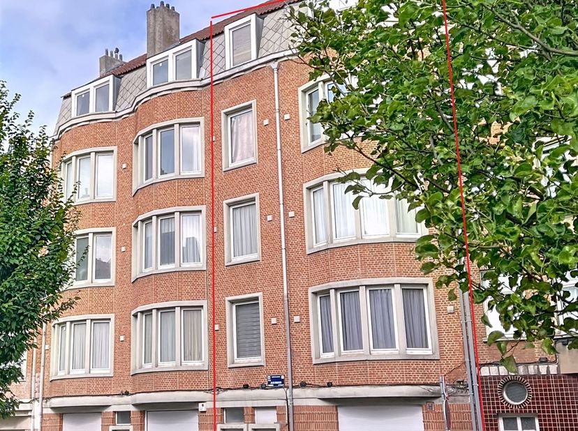 Jules Debecker-straat: Vlakbij de Basiliek van Koekelberg, het Elisabethpark, de Leopold II-boulevard, Simonis…: Opbrengstpand bestaande uit 5 apparte
