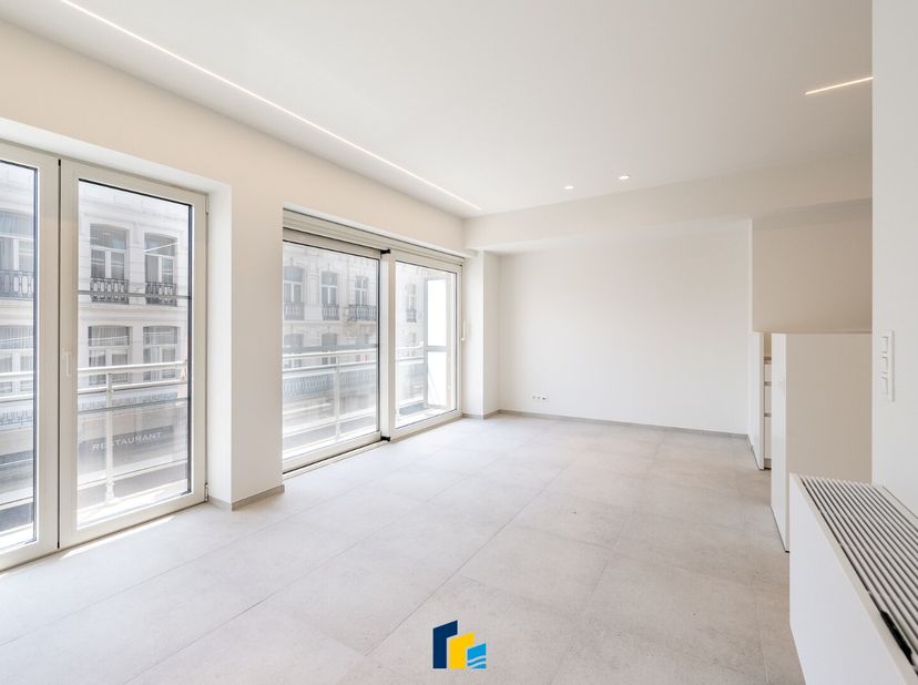 Op een uitstekende centrale locatie in Blankenberge bevindt zich deze volledig gerenoveerde studio met slaaphoek. De studio werd in 2026 grondig en du