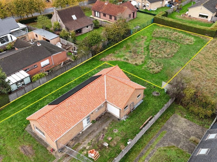 Beau terrain à bâtir pour une construction ouverte, idéalement situé dans un quartier résidentiel calme avec d’excellentes connexions. Ce terrain est