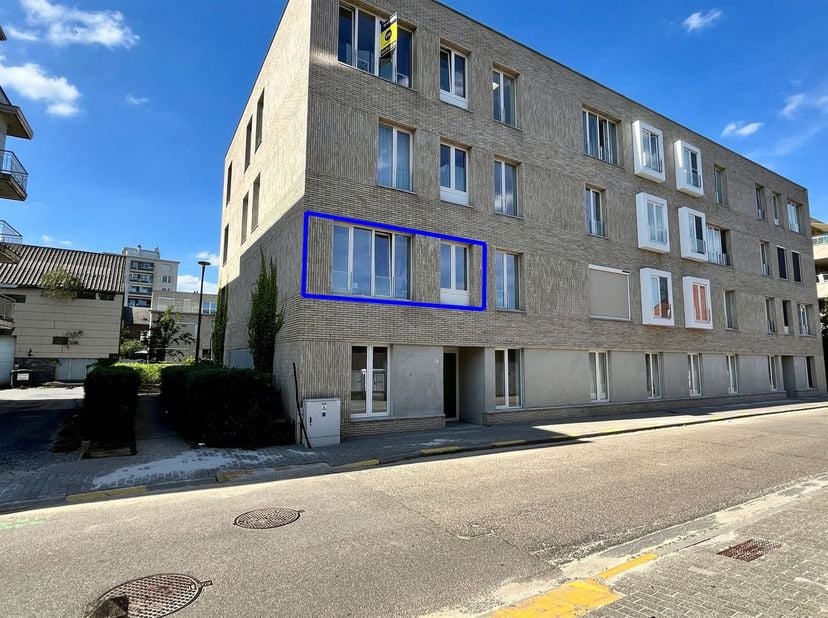 TIENEN: Recent 2-slaapkamerappartement met autostaanplaats<br />
<br />
Dit recente 2-slaapkamer appartement is gelegen aan de rand van centrum Tien