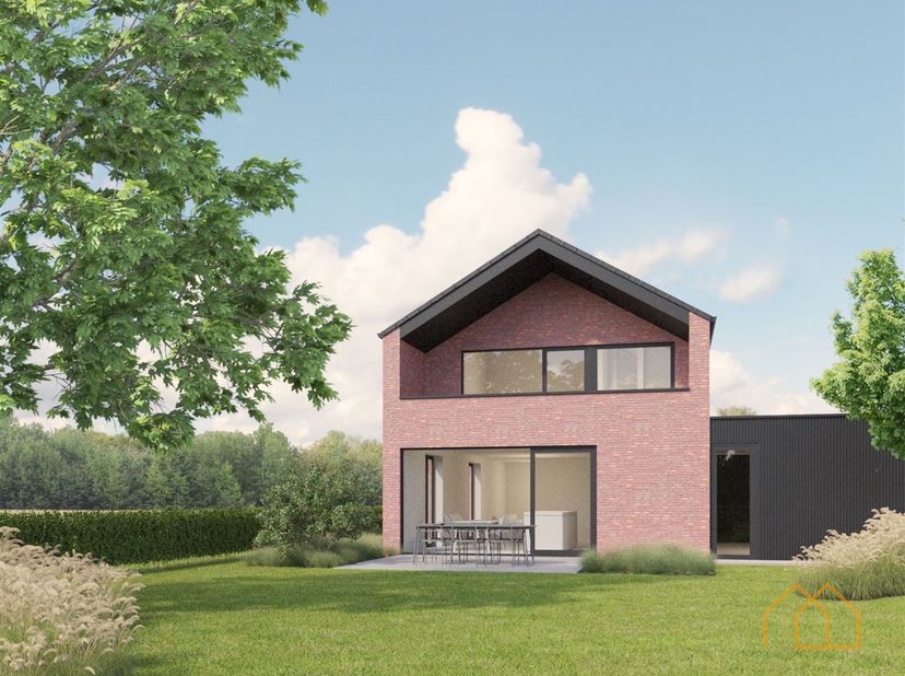 Deze vrijstaande ruwbouw woning grenst achteraan tegen agrarisch gebied. Het zicht vanuit de achterste slaapkamer is fenomenaal. Wat verder in de stra