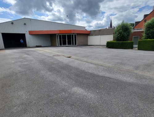                             Entrepôt sans bureau à louer à Aartrijke

