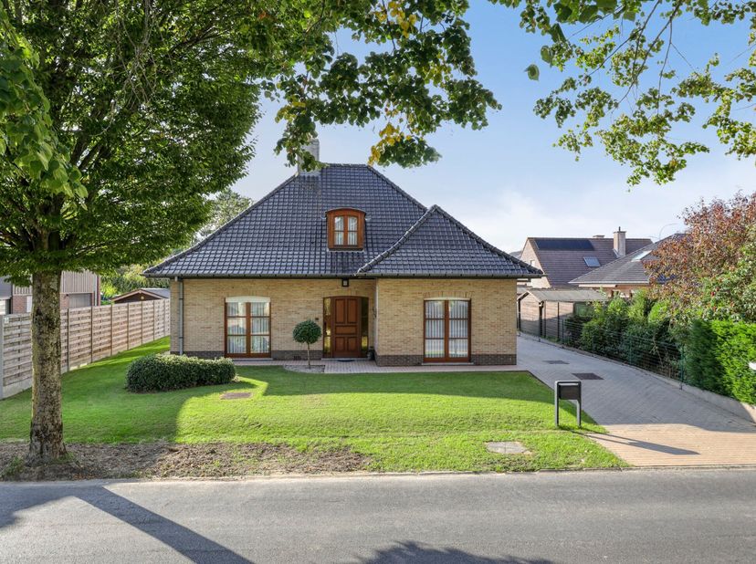 Huis te koop in Molstraat 38,
                    8870 Izegem