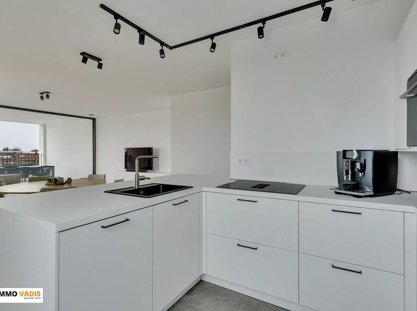 ***verkoop onder registratierechten***<br />
Instapklaar BEN-appartement met 2 slaapkamers, 2 terrassen en autostaanplaats in hartje Beringen: Blijkst