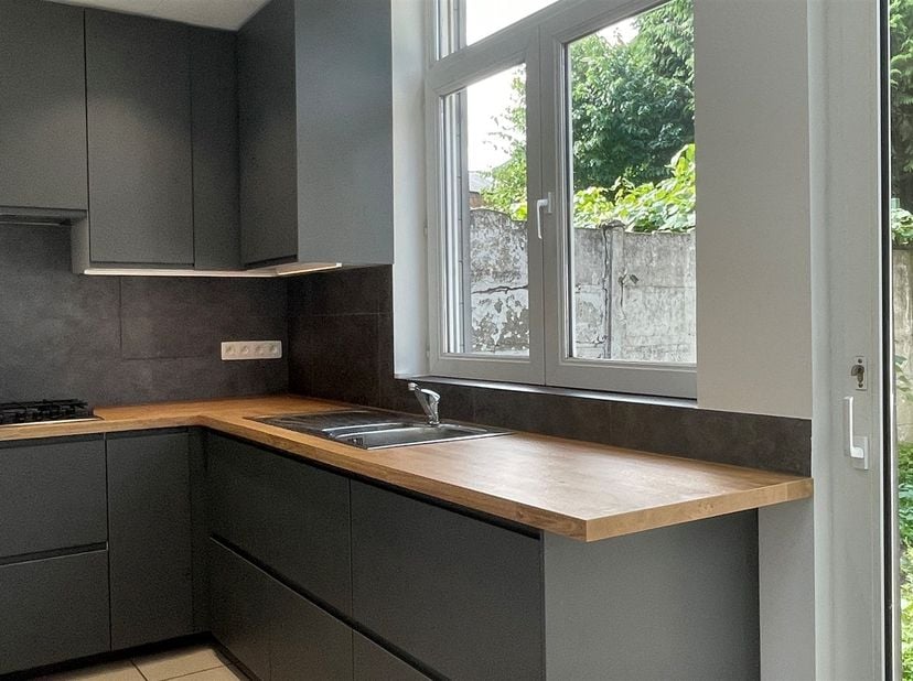 Appartement te huur in Paulus Beyestraat 144 bus 001,
                    2100 Deurne