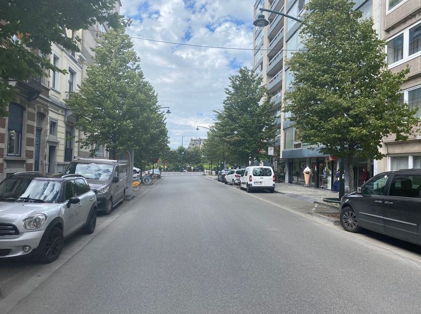 Lot van 10 autostaanplaatsen in een appartementsgebouw. <br />
Super goed gelegen in de Europese wijk, en vlakbij het Berlaymont gebouw.