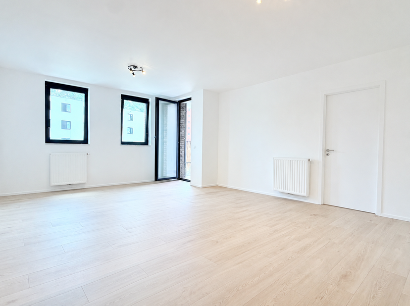 Situation et informations générales<br />
L'Immobilière Hendrix vous propose cet élégant appartement 1 chambre de ±70 m² idéalement situé à Jambes. Il