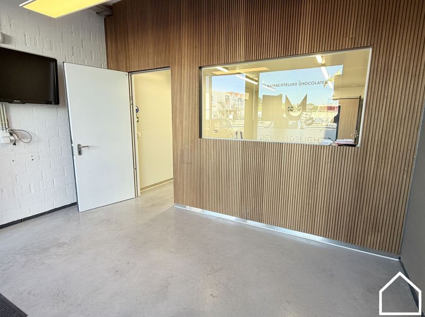 Bien professionnel à vendre
                    à 8900 Ieper