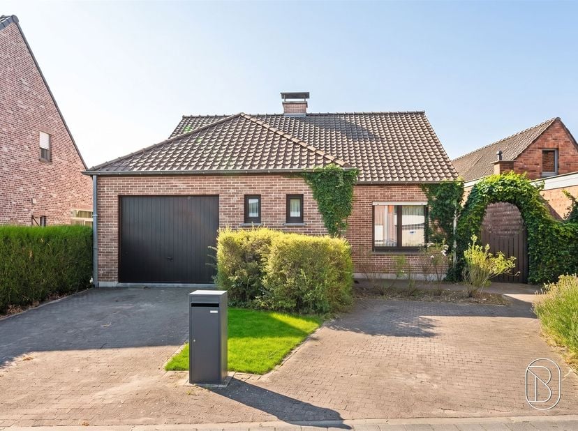 Huis te koop in Molenhoek 5,
                    9185 Wachtebeke