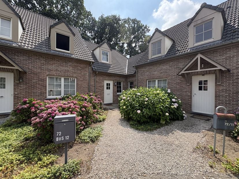 Goed gelegen instapklare woning met 3 slaapkamers en tuin.<br />
<br />
Deze instapklare woning dateert van 2008 en verkeert ingoede staat van onder