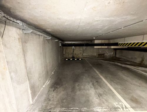                                         Kelder garage te huur in Oudergem, € 110
