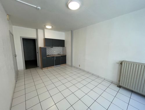                                         Studio met slaaphoek te huur in Kortrijk, € 610

