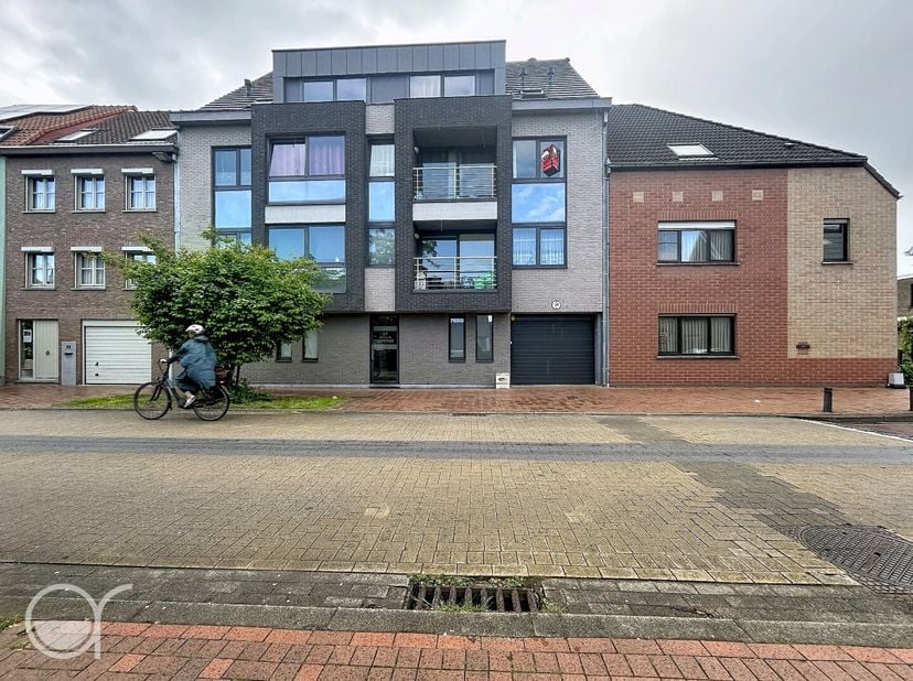Appartement à louer
                    à 9040 Sint-Amandsberg