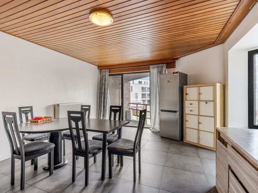 Energiezuining appartement met twee slaapkamers in het centrum van Lommel<br />
Ligging: Het appartement is gunstig gelegen in het centrum van Lommel.