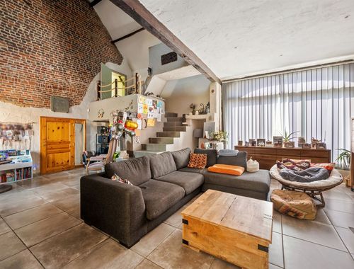                                        Handelspand met woonst te koop in Beloeil, € 575.000
