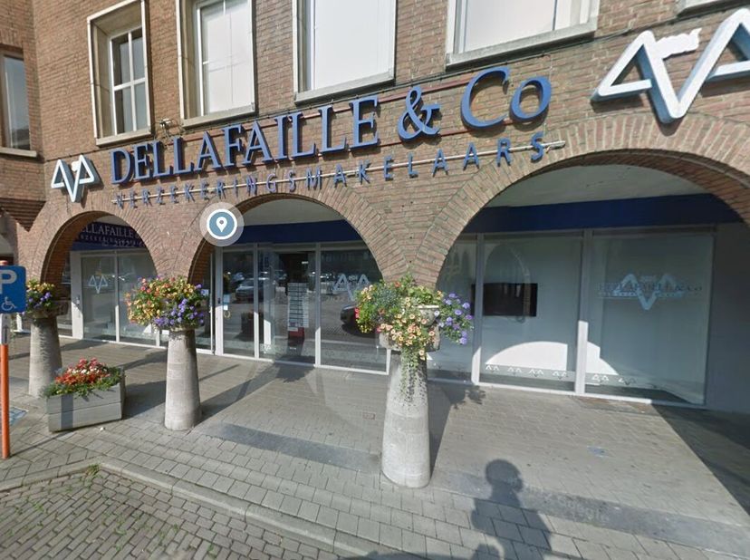 Bien professionnel à louer
                    à 2900 Schoten