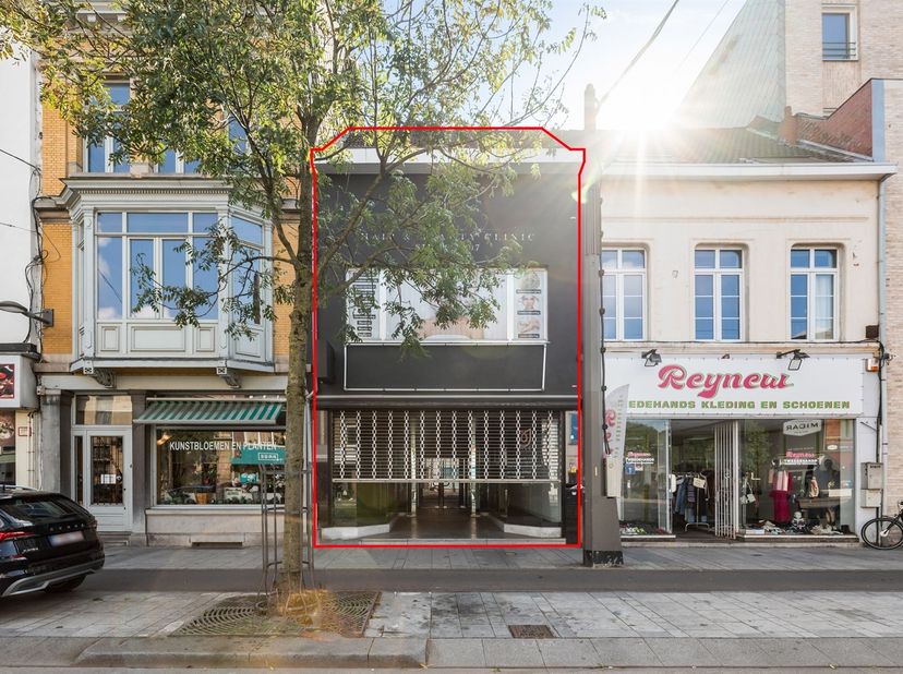 Bien professionnel à vendre
                    à 2170 Merksem