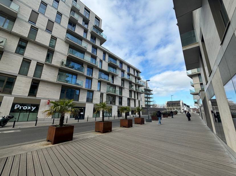 Bruxelles - Tour et Taxis : emplacement de parking. <br />
Idéalement situé dans un quartier tendance, proche des transports en communs, des grands ax