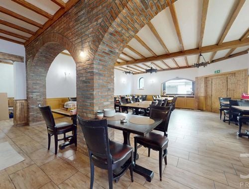                                         Handelszaak te huur in Schaarbeek, € 2.300
