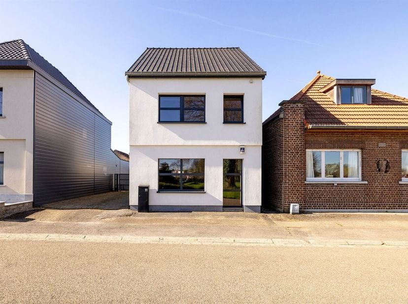 Energiezuinige woning met 3 slaapkamers, zolder en tuin! <br />
De woning is gelegen in een rustige straat. Tegelijk ligt ze op een boogscheut van het