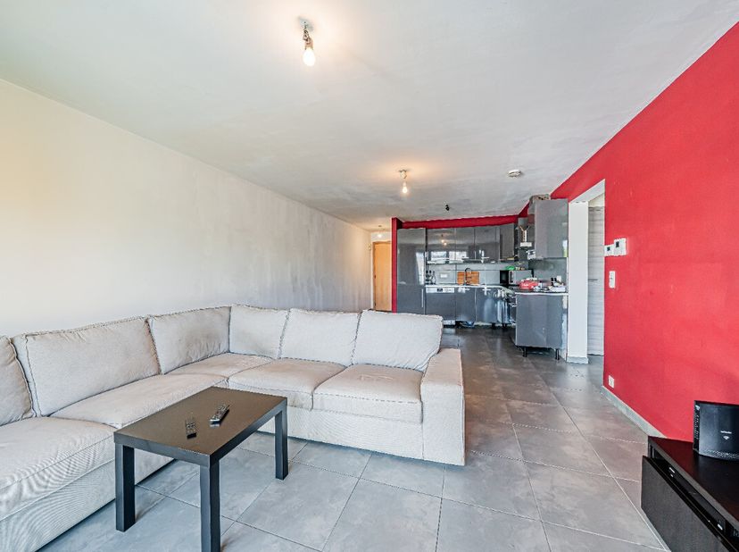 ERA B-LUX vous propose cet appartement une chambre idéalement situé à Bastogne, proche du centre et des commodités.Ce bien offre un cadre de vie confo