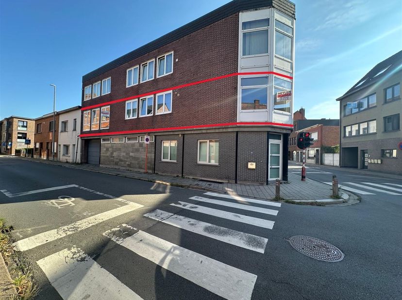 Appartement d'une chambre dans le centre de Herentals <br />
Cet appartement lumineux d'une chambre bénéficie d'un emplacement exceptionnel sur la He