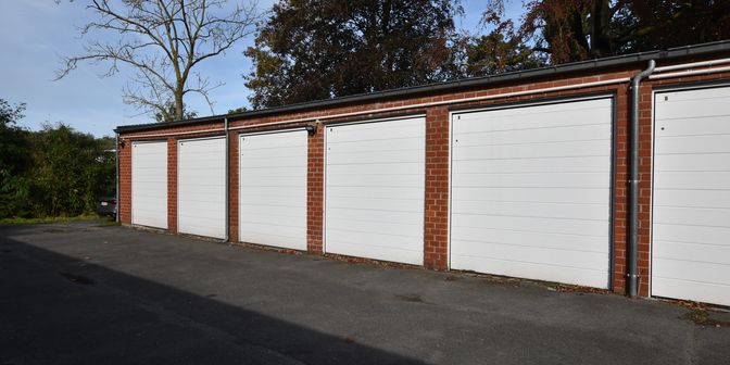 Garage à louer à Baron Ruzettelaan 40 boîte B, 8310 Assebroek