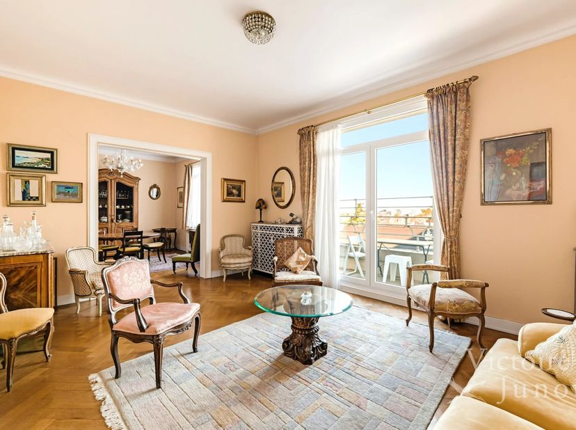 Gemeente Tenbosch, nabij Châtelain en de Louise-laan, prachtig penthouse met een totale oppervlakte van ± 166 m² bruto in een kwaliteitsvol gebouw. He