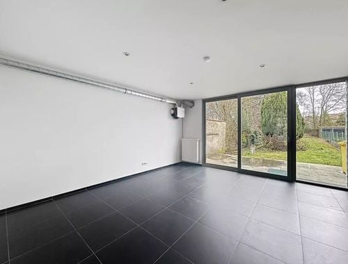                                         Bâtiment commercial à louer à Kortenberg, € 990
