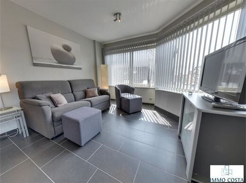 A vendre : agréable appartement au 3ème étage de la résidence Van Gogh, situé au calme mais à proximité des commerces, des transports en commun et de