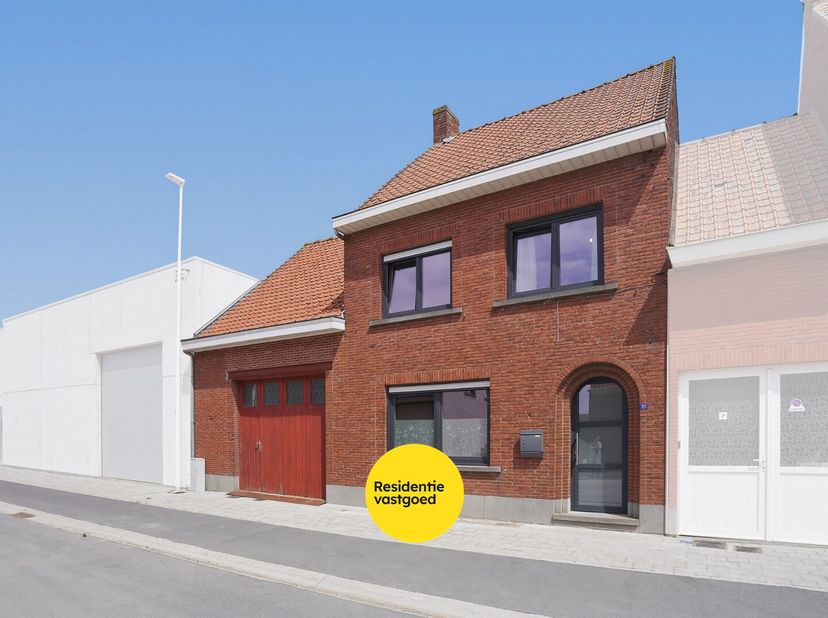 KIJKDAG ZATERDAG 13/06 VAN 10U TOT 12U! (graag vooraf inschrijven)<br />
Instapklare woning met garage (40m²) en landelijk zicht op 369m² te Jonkersho