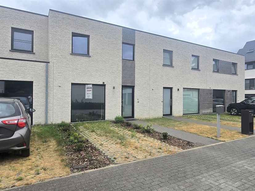 Energiezuinige gezinswoning (EPC A) met zonnepanelen op toplocatie in Deerlijk<br />
Zoek je een instapklare, perfect onderhouden woning in een rusti
