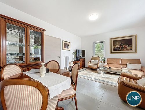                                         Gelijkvloers app. te huur in Montegnée, € 750
