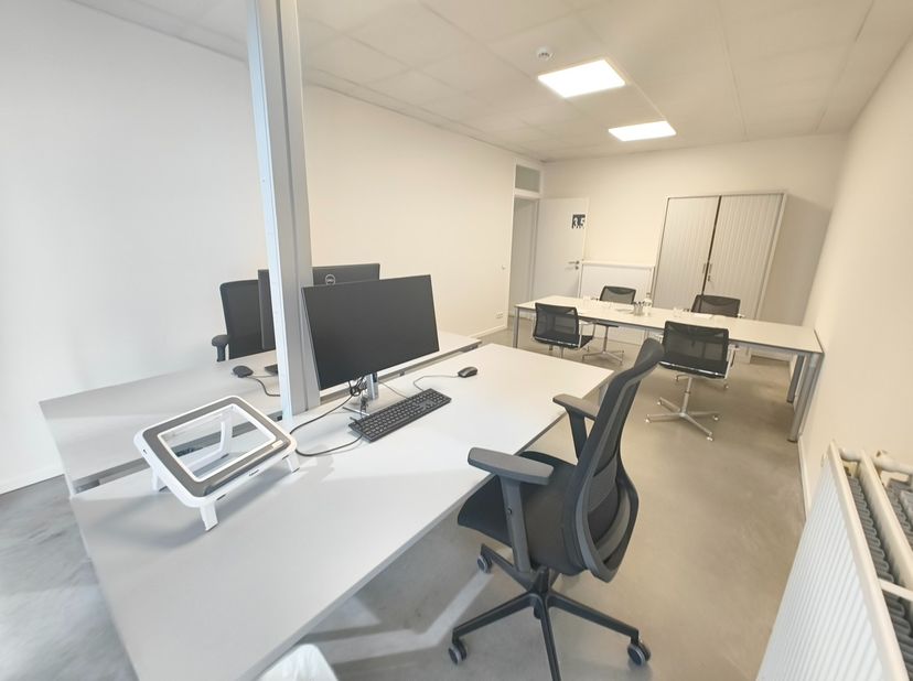 Ben je op zoek naar een inspirerende kantoorruimte als (startende) ondernemer? Dan is&amp;nbsp;Ondernemerscentrum Kortrijk dé plek voor jou! In dit bruise
