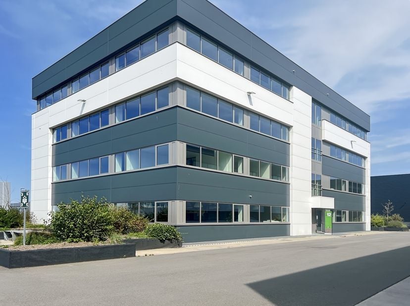 Ongelimiteerd gebruik van kantoren in Regus Axis Parc<br />
<br />
Alle prijzen zijn vanaf-prijzen en kunnen worden gewijzigd, afhankelijk van de geko