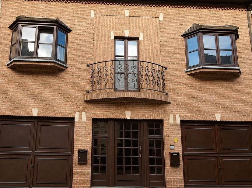 Spacieux appartement de 130 m² avec garage intégré, grande terrasse et grande cave, situé en plein centre de Geraardsbergen, à proximité de toutes les